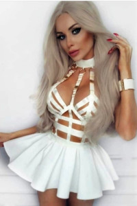 Sexowne sukienki białe mini skórzane z obrożą - Camelia